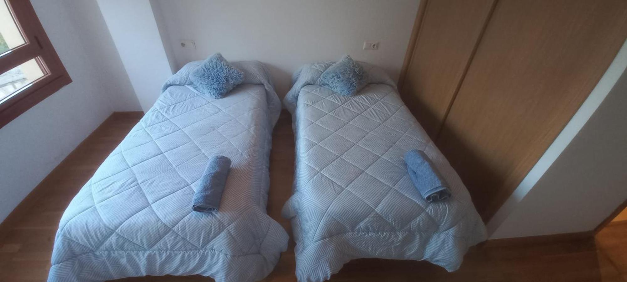 Apartamento Con 2 Y 2 Banos Junto A *